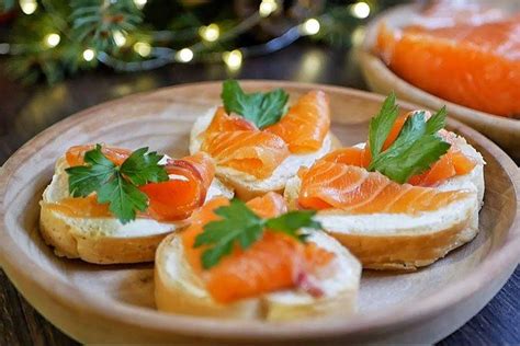 Бутерброды с красной рыбой на праздничный стол рецепты с фото простые