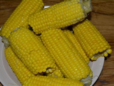 Как варить кукурузу в початках в кастрюле правильно домашних условиях рецепт приготовления пошагово