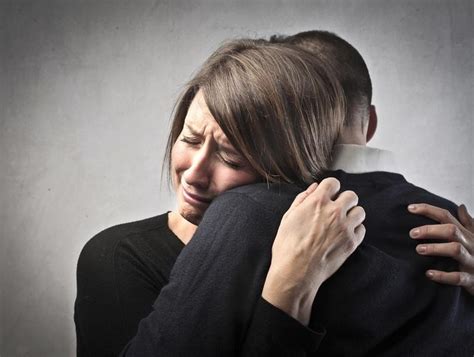 Как оказать психологическую поддержку пострадавшему который плачет