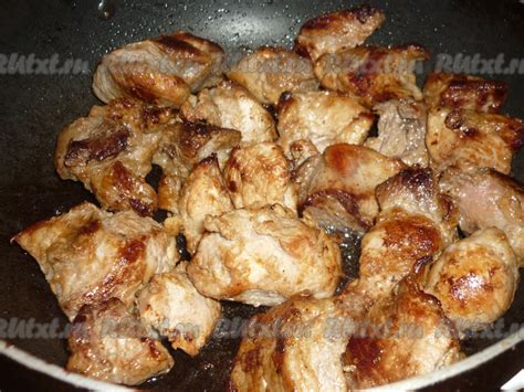Как приготовить жареную свинину на сковороде с луком чтобы мясо было мягким