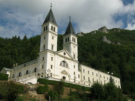 Католический монастырь