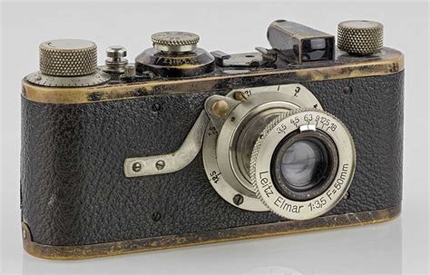 Когда появился первый фотоаппарат
