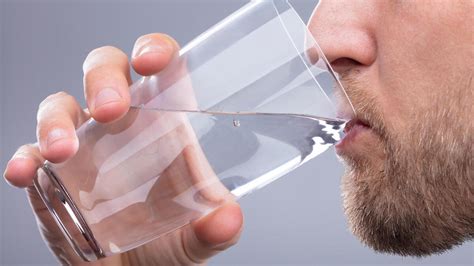 Можно ли пить воду перед сдачей крови из вены