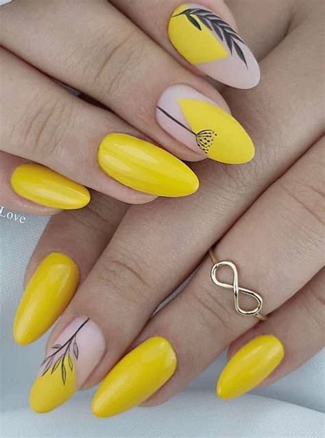 Ногти желтого цвета