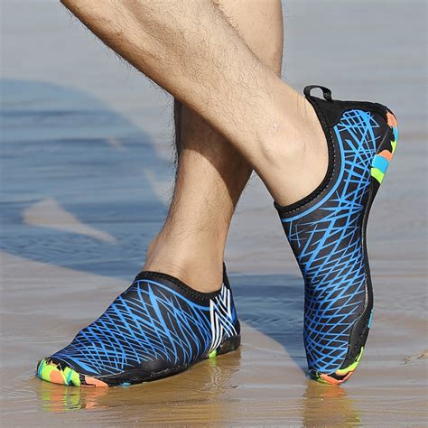 Обувь для плавания в море
