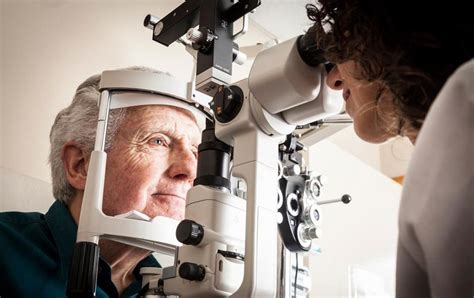 Операция катаракты у пожилых людей бесплатно