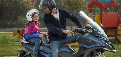 Перевозка детей на мотоцикле
