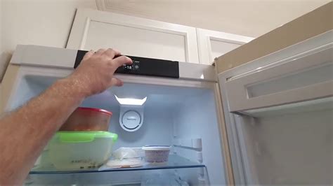 Почему течет холодильник внутри