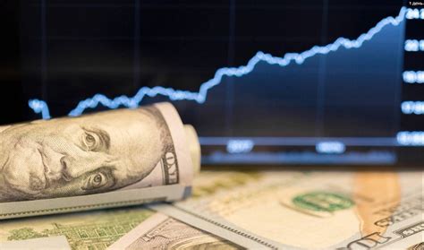 Прогноз по доллару на ближайшее время от аналитиков