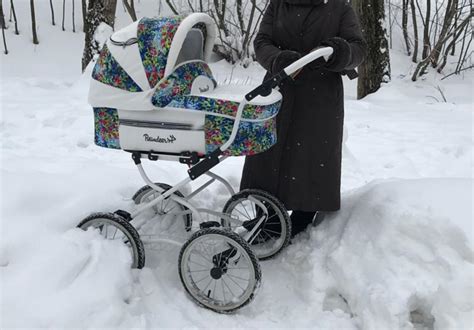 Прогулочная коляска для зимы