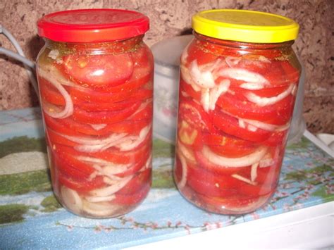 Резаные помидоры с луком на зиму с растительным маслом