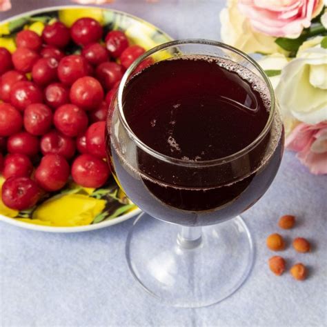 Рецепт домашнего вина из вишни с косточками в домашних