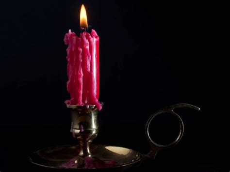Розовая свеча