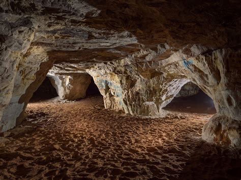 Саблинские пещеры и водопады