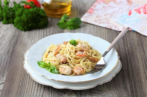 Спагетти с морепродуктами в сливочном соусе рецепт