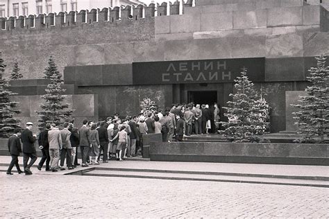 Сталин в мавзолее фото
