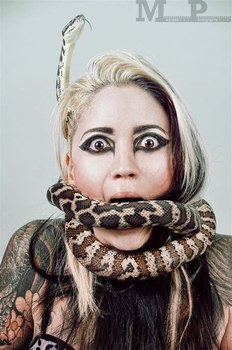 Girl goes python makeup tutorial full